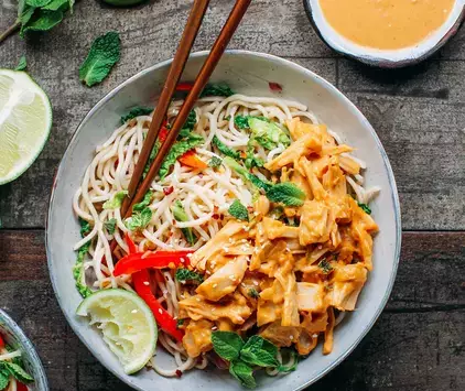 Thai noodles with nuts in 15 minutes!!!