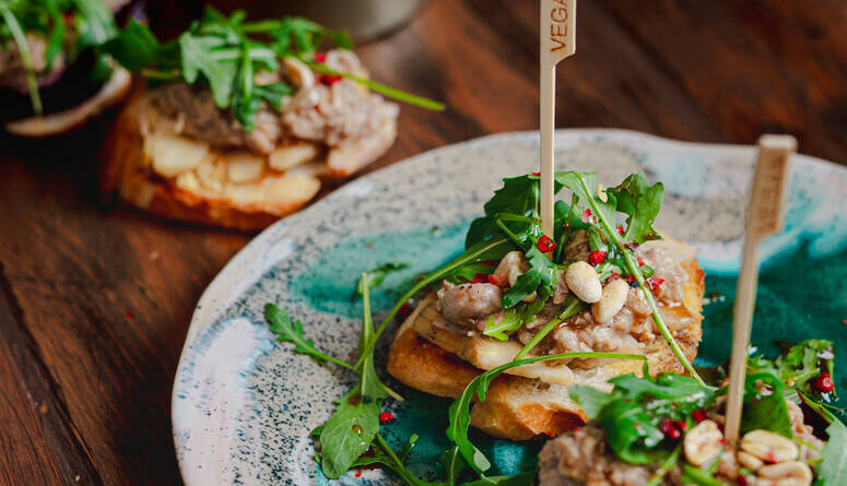 Veganuary Bruschetta z A'la Tuną